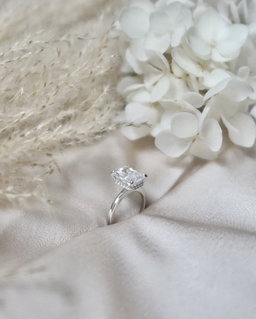 RADIANT SOLITAIRE RING