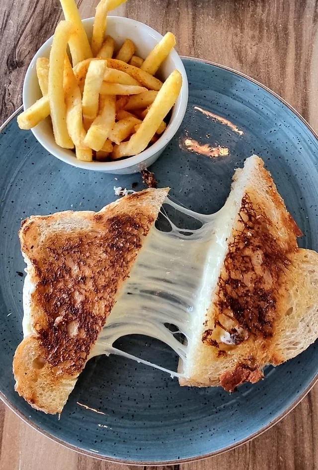 Toastie & Fries_0