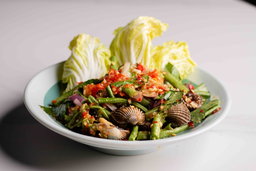 បុក​ងាវ​
