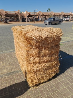 Straw Pakistan 350 kg قش قمعح الباکستان
