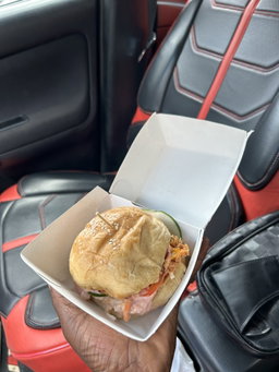 CLAMSHELL BURGER BOXES - '' GENERIC FOODSTEPS DESIGN'' - RETAIL