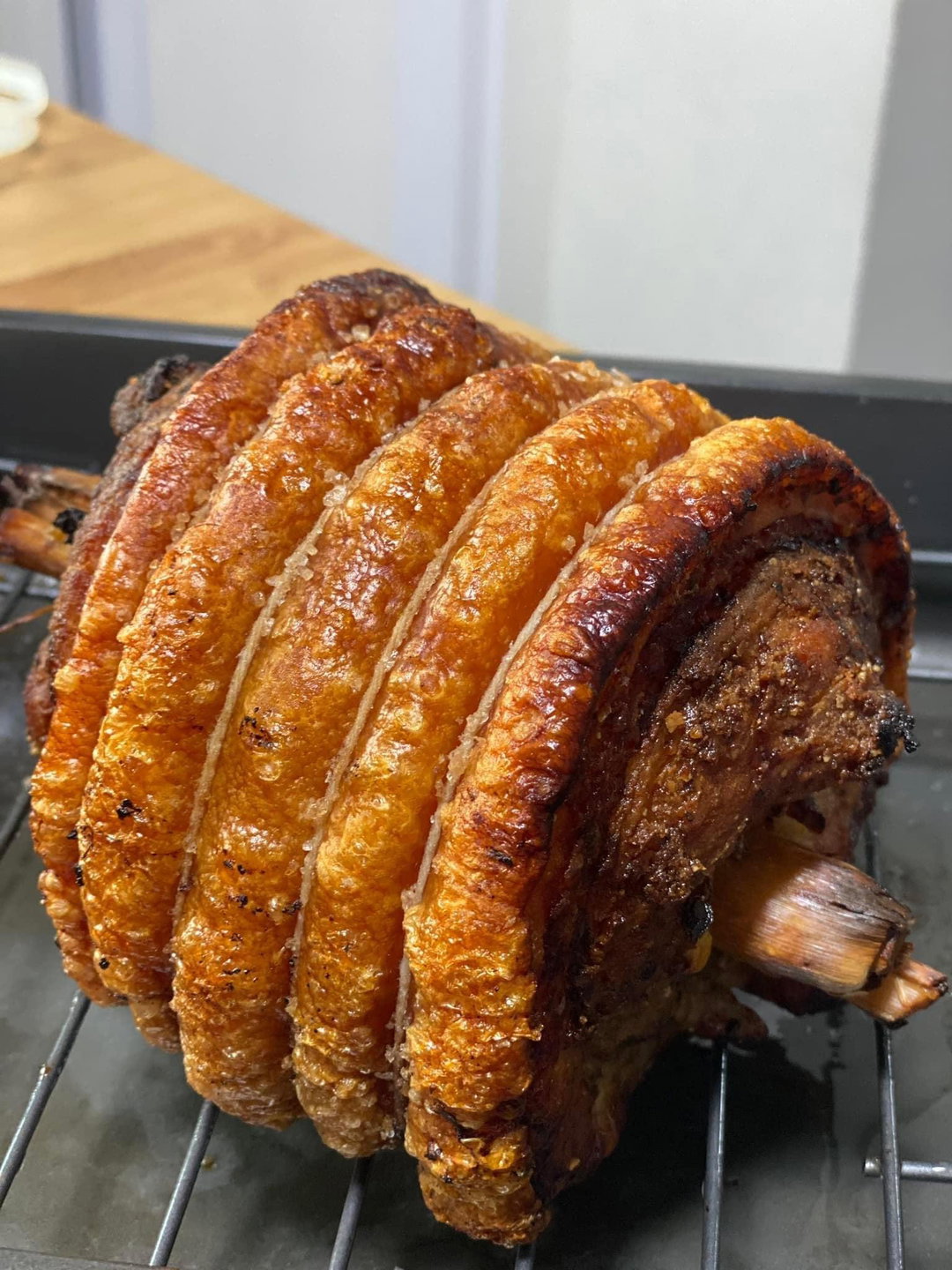 🔥 Best Seller | 1kg Crispy Lechon Belly (4–5 Pax)