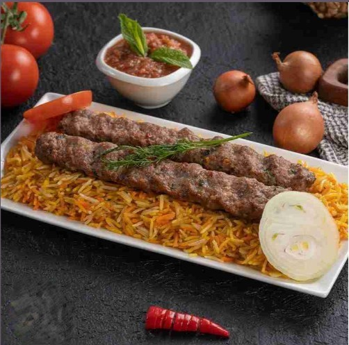 كباب خروف مع رز مندي