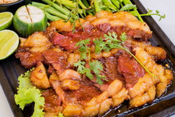 សាច់​គោ​អាំង​ទឹក​ប្រ​ហុក​