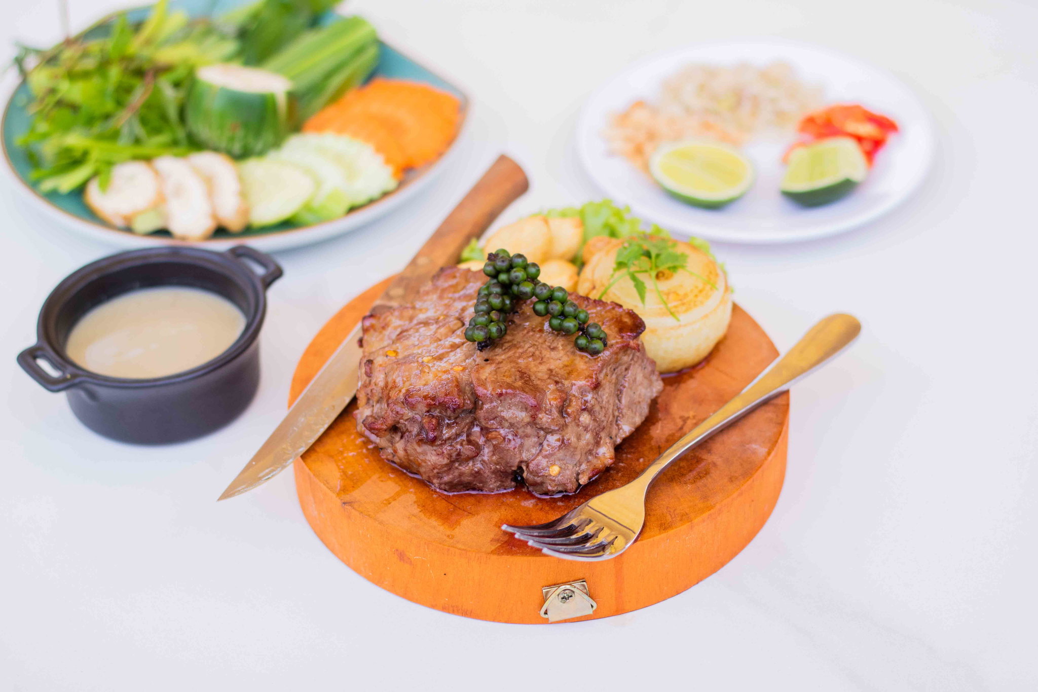សាច់​គោ​លើ​ជ្រុញ_0