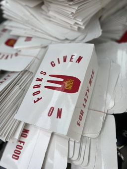 BRANDED TAKEOUT BOXES - 7” x 4” x 3” / MINIMUM ORDER QUANTITY OF 500 PIECES