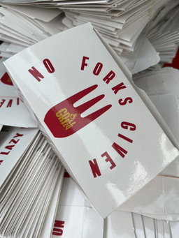 BRANDED TAKEOUT BOXES - 7” x 4” x 3” / MINIMUM ORDER QUANTITY OF 500 PIECES