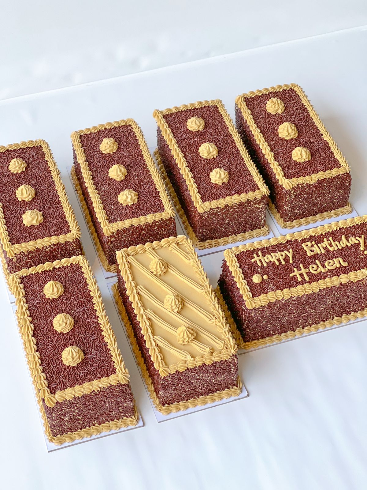 ᴍᴏᴄʜᴀ ᴇʙᴏɴʏ ʀᴇɢᴜʟᴀʀ ᴄᴀᴋᴇs🎂_8