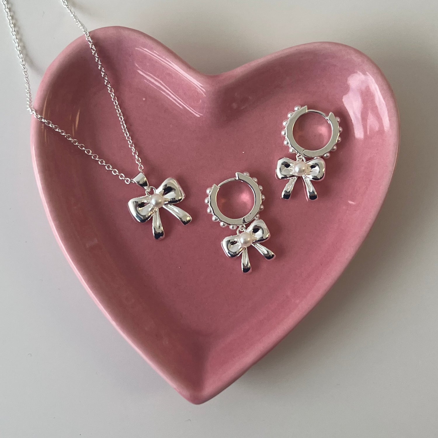 Put a Bow on It Necklace_4