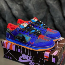 Nike Dunk Low "Spider-Man" 