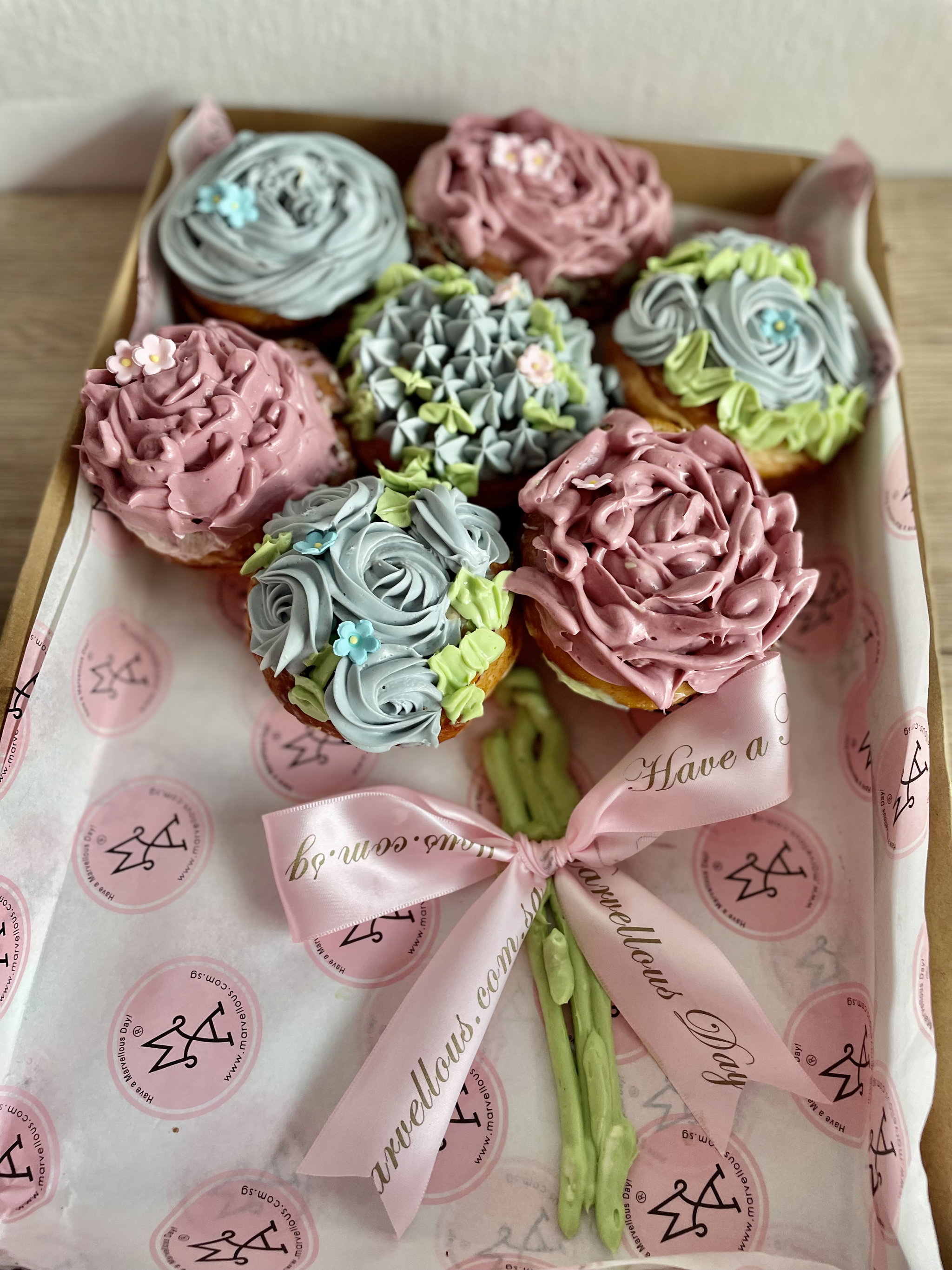Bouquet Cinnamon Rolls _0