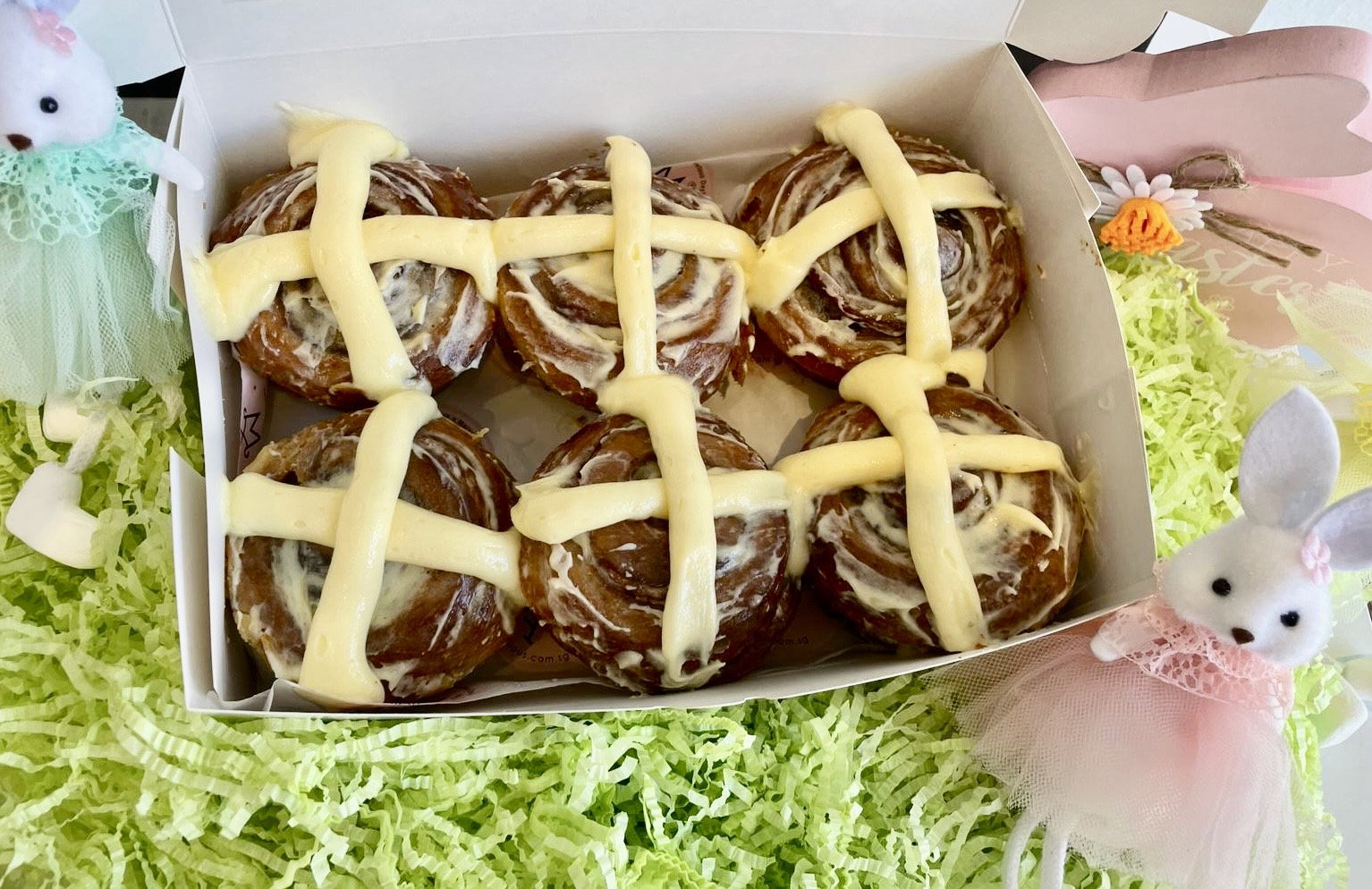 Hot Cross Cinnamon Rolls _1