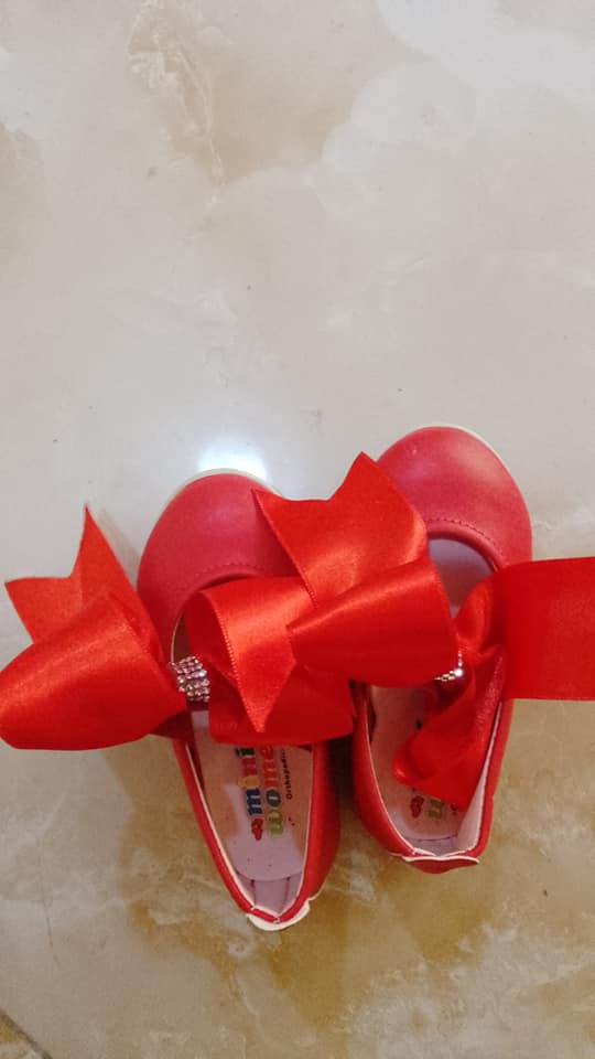 Girl Kid Red Shoes_1