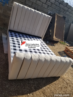Wing channel TUFTED queen size with a footboard 