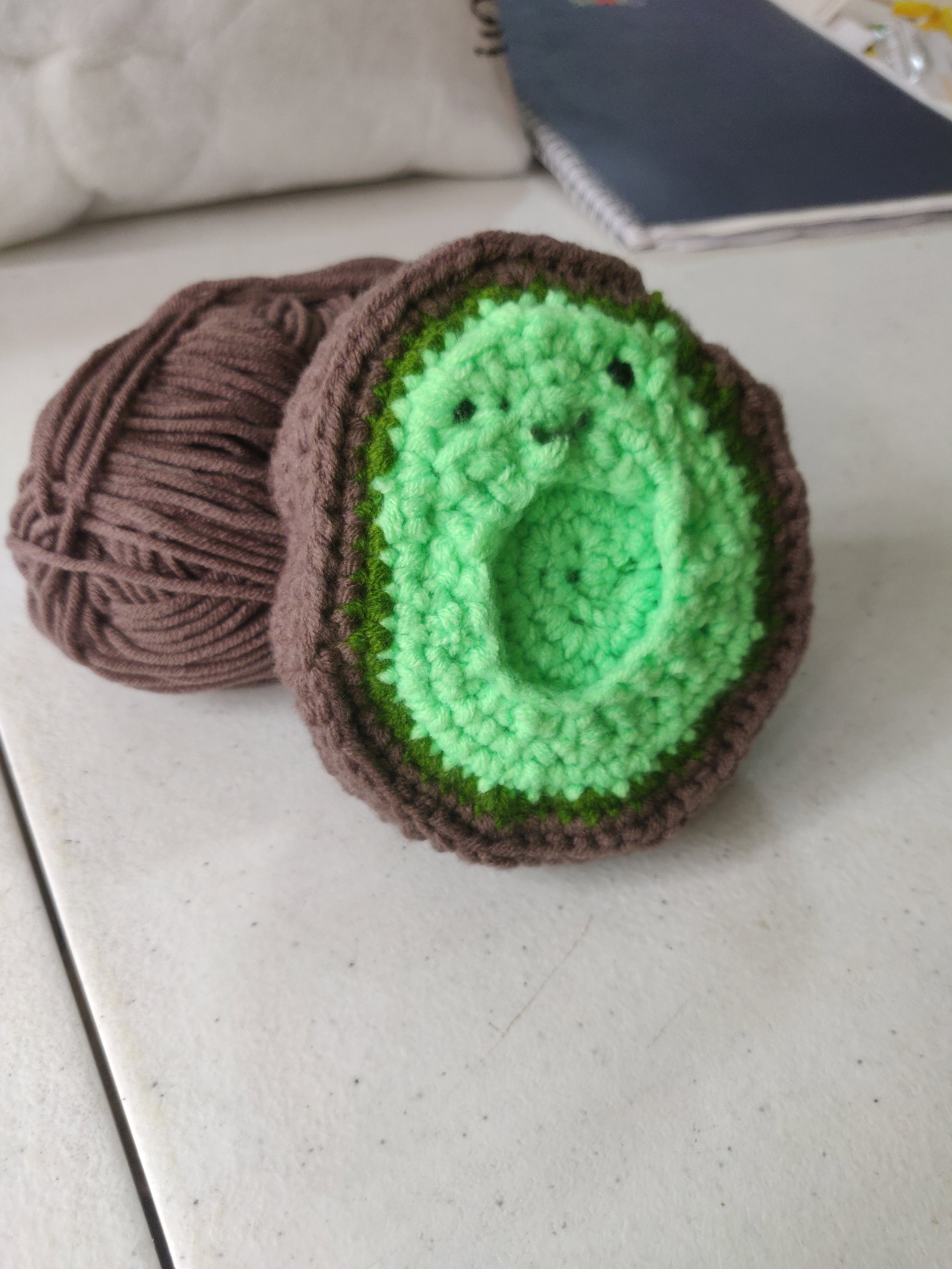 Avocado with seed_0