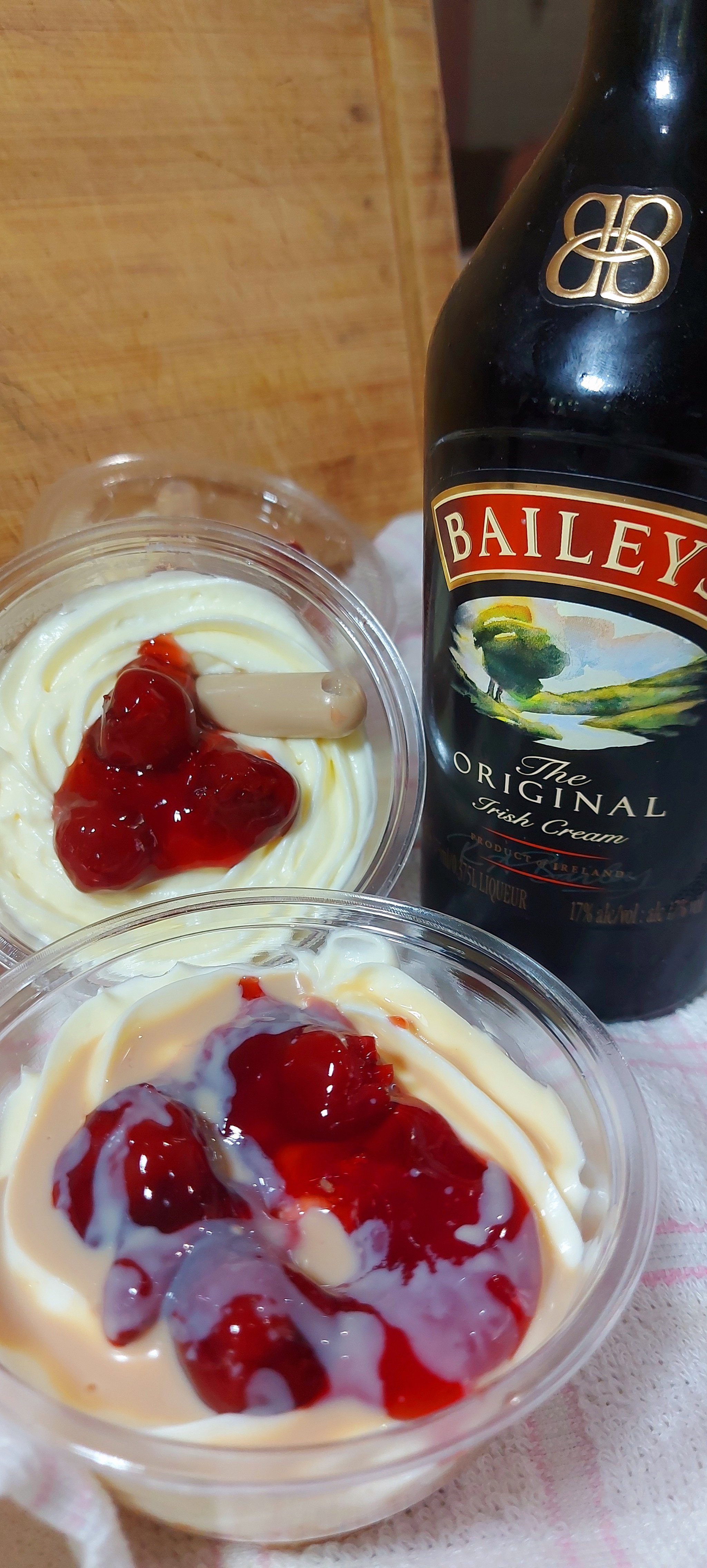 Mini Baileys Cheesecake Cups_0