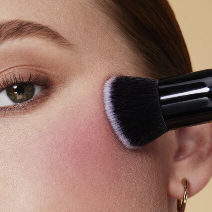 Camo Liquid Blush - Ultra-pigmented, long-lasting liquid blush with a dewy finish_1