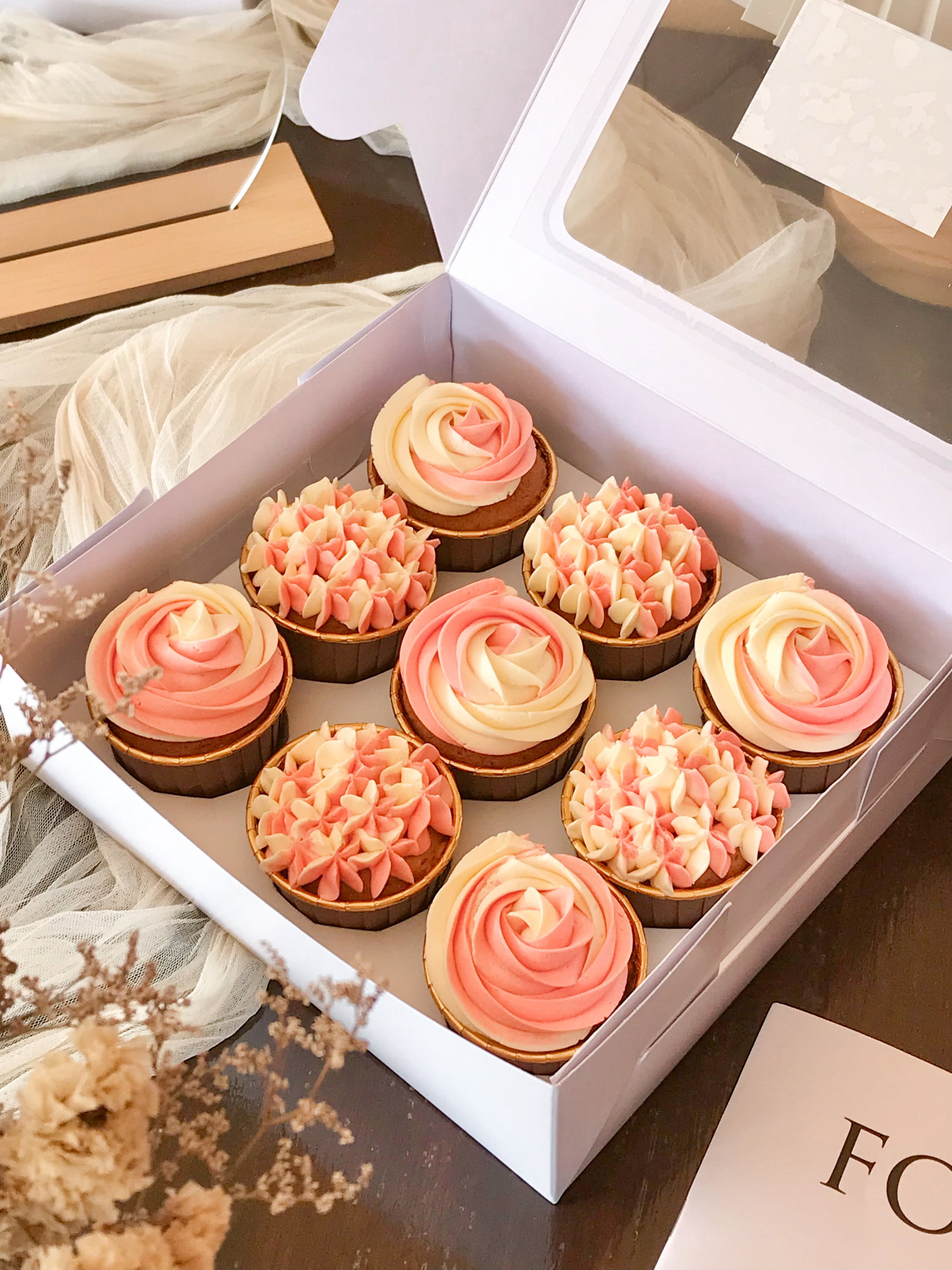 Vanilla Cupcake Box_0