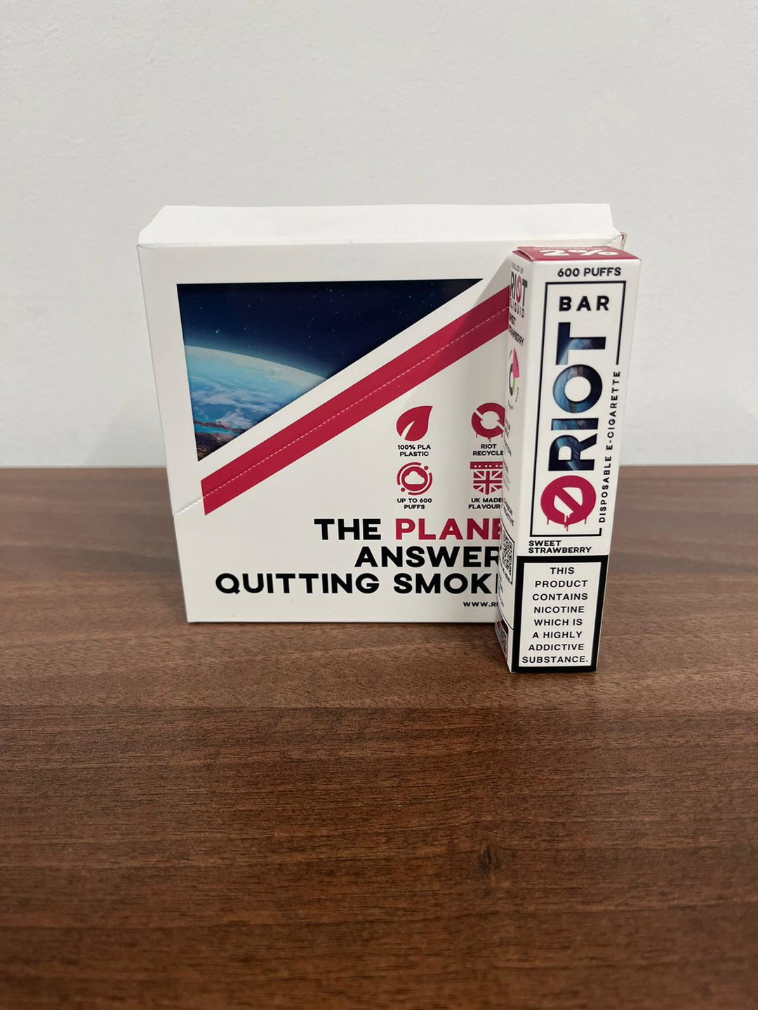 10 X Riot vape sweet strawberry BBE 1/06/24 