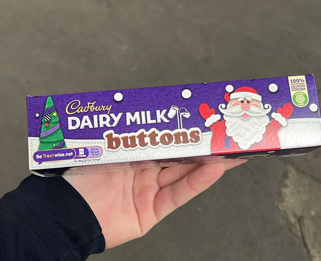 ⭐️REDUCED PRICE⭐️ Dairy milk buttons tube 15x72g BBE 30/11/24