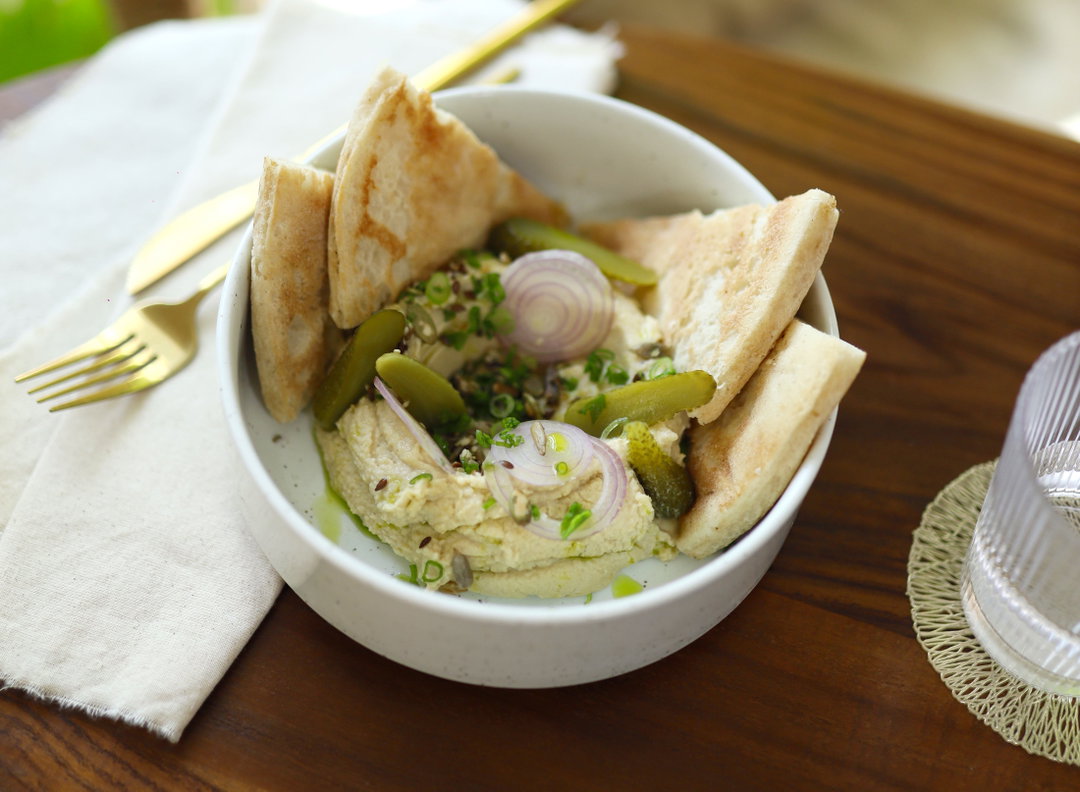 Hummus with pickles