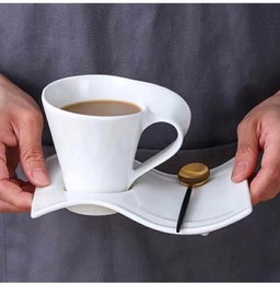 Tea cups and saucer