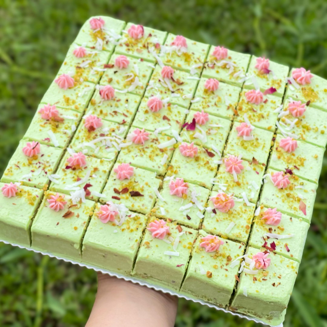 PISTACHIO CREAM CAKE