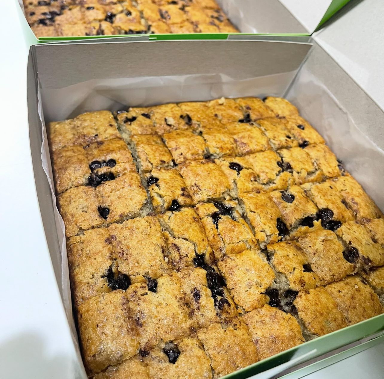 MOIST BANANA CHOCOLATE CHIP CAKE_0