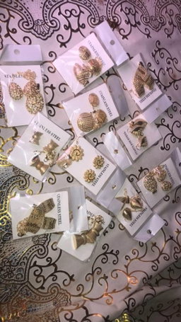 Ladies Earrings And Necklace