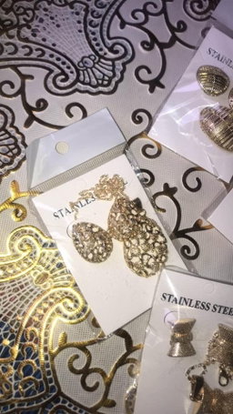 Ladies Earrings And Necklace