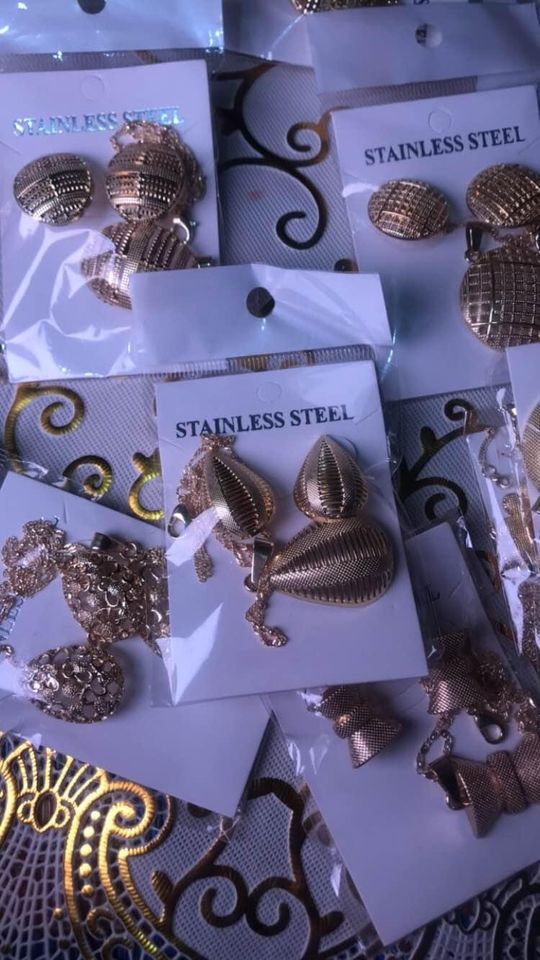 Ladies Earrings And Necklace_8
