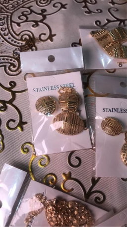 Ladies Earrings And Necklace