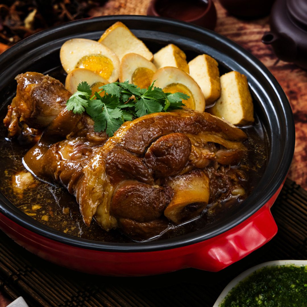 Braised Pork Knuckle 卤猪手