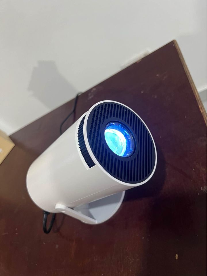 FLICK Portable Smart Android Projector