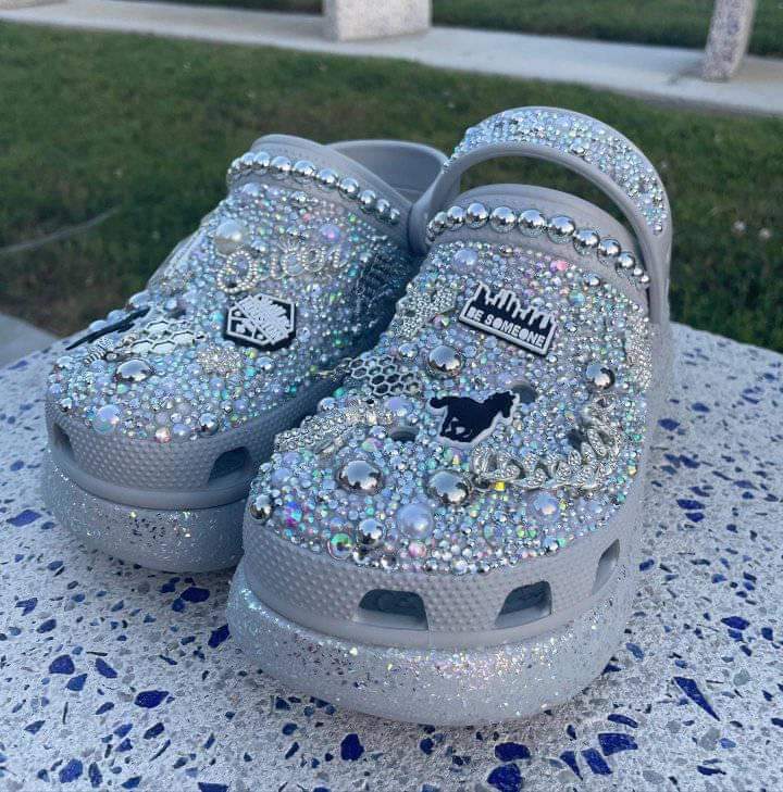 Original Silver Crocs Shoes_1