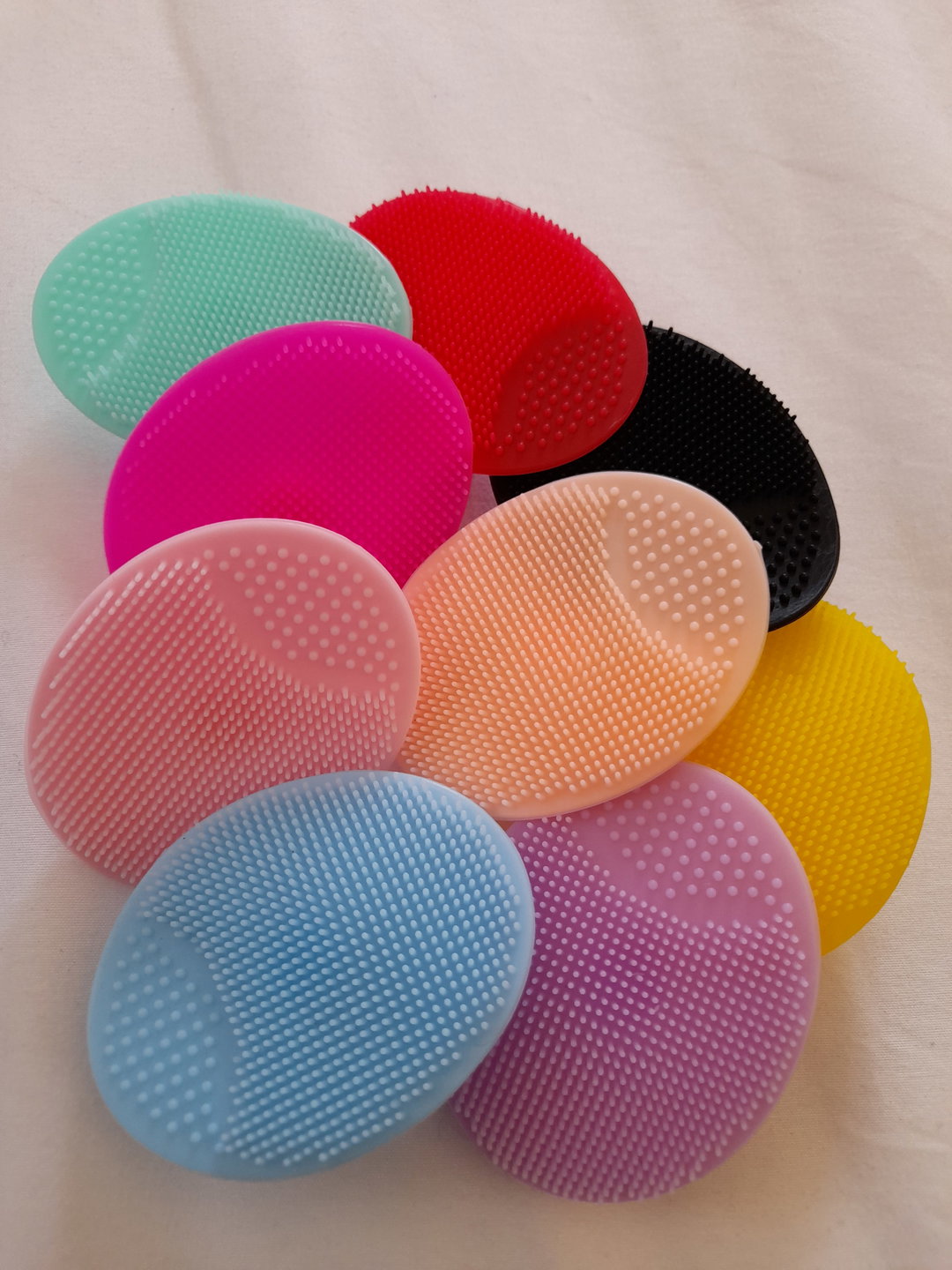 Silicone Facial Cleansing Pad (500jmd/5usd)