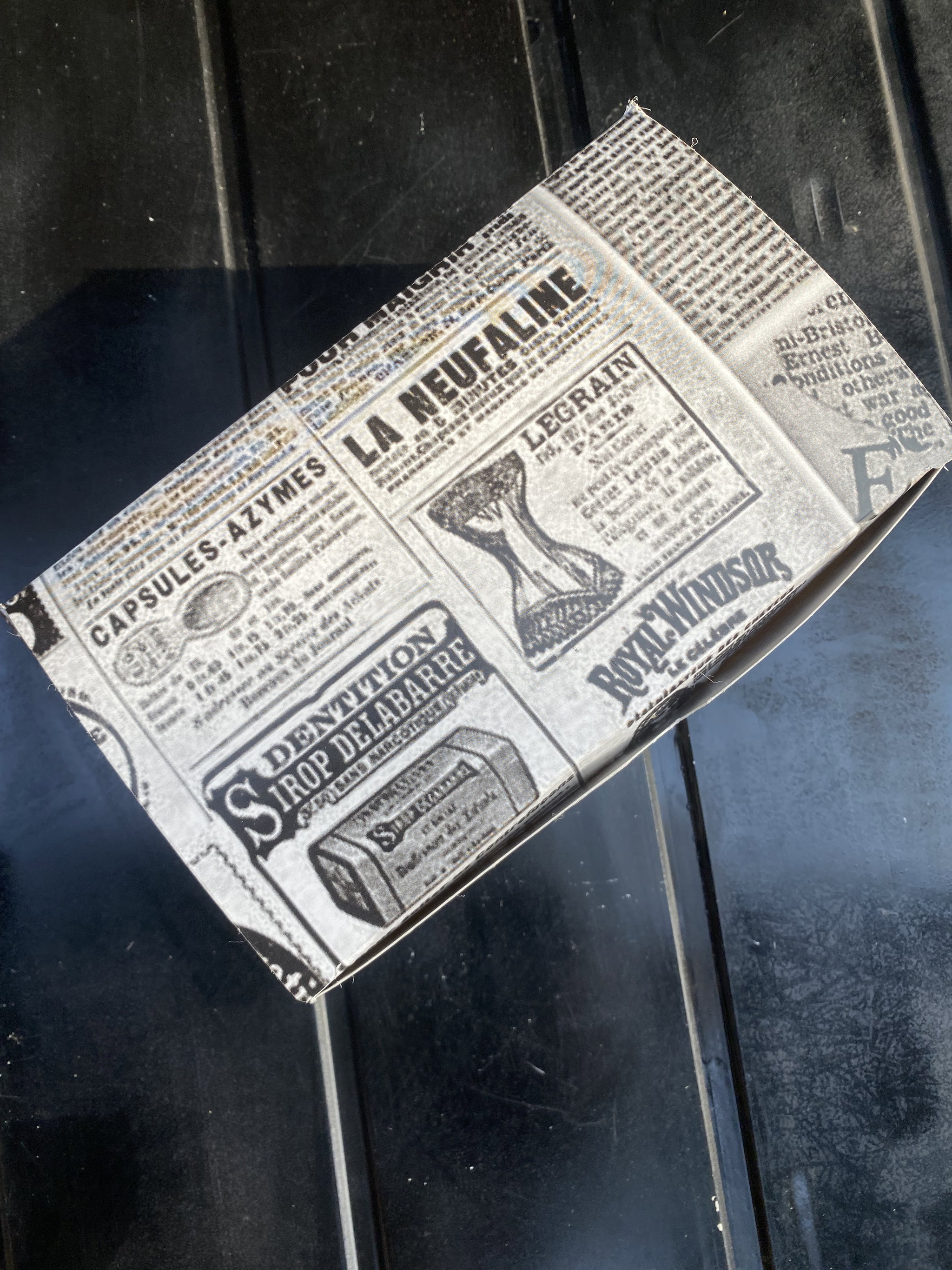  QUICK SERVICE TAKEOUT BOXES - RETRO NEWSPAPER PRINTS _7