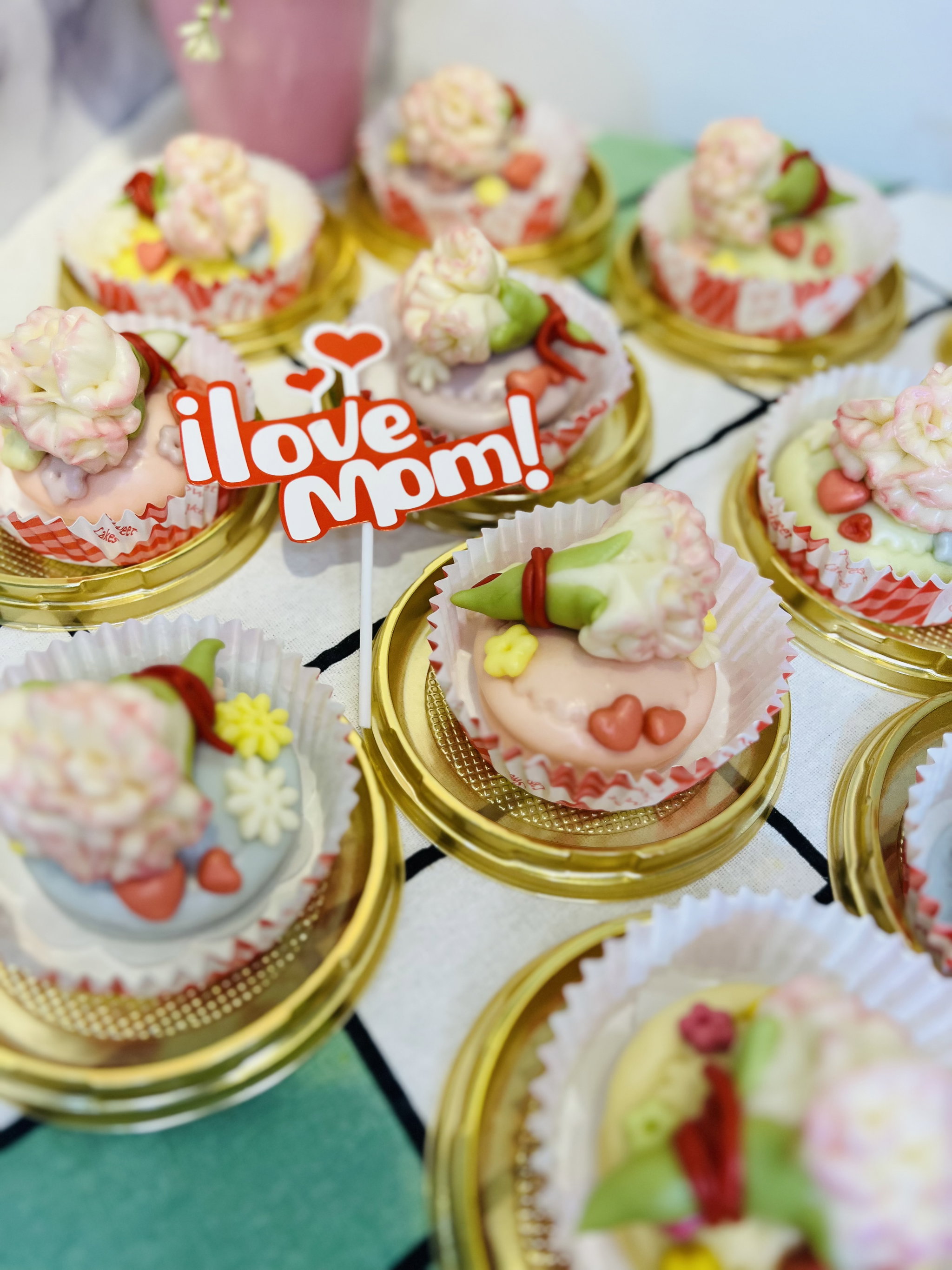 Mother's Day Carnation Bun _0
