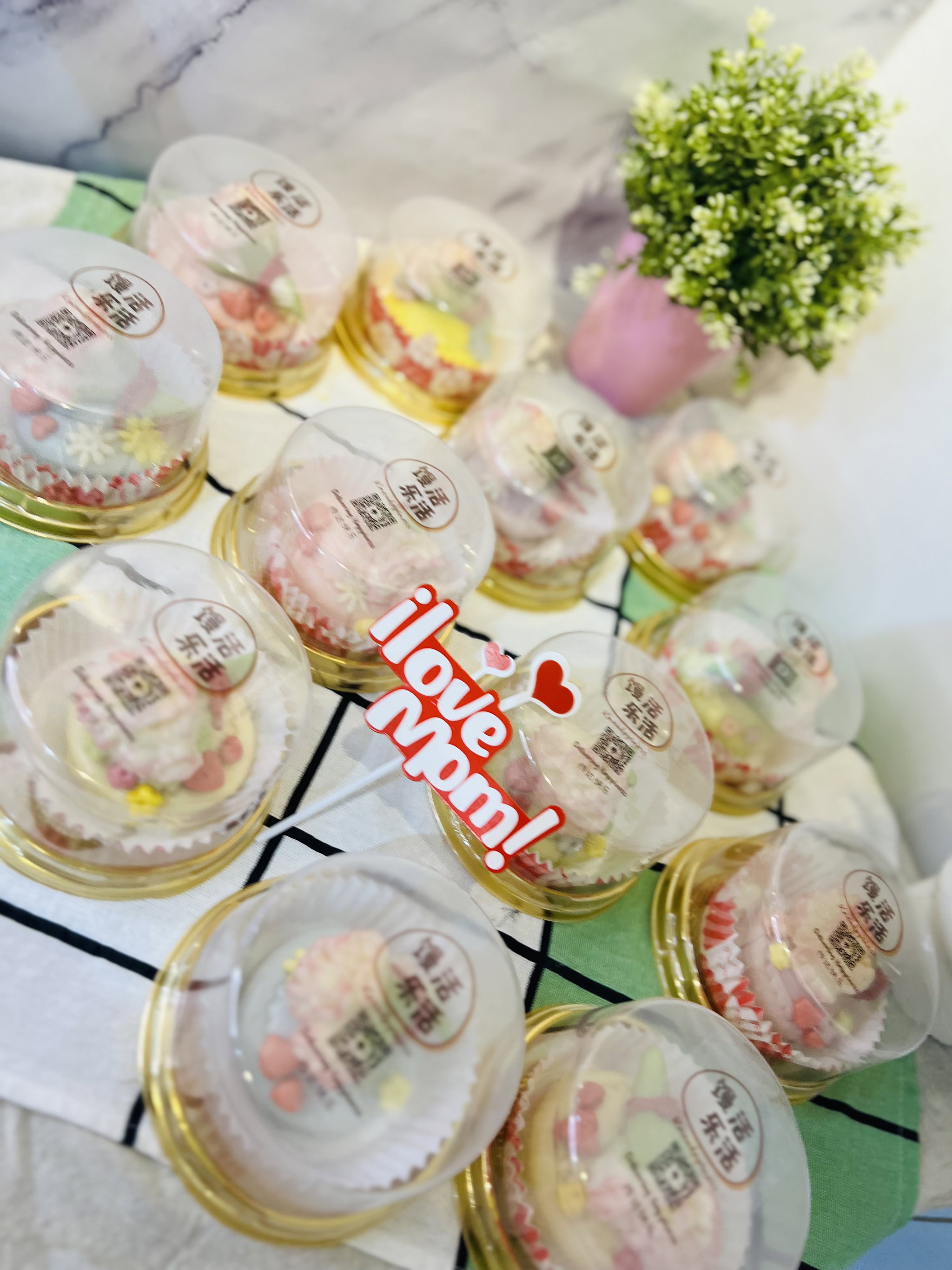 Mother's Day Carnation Bun _1