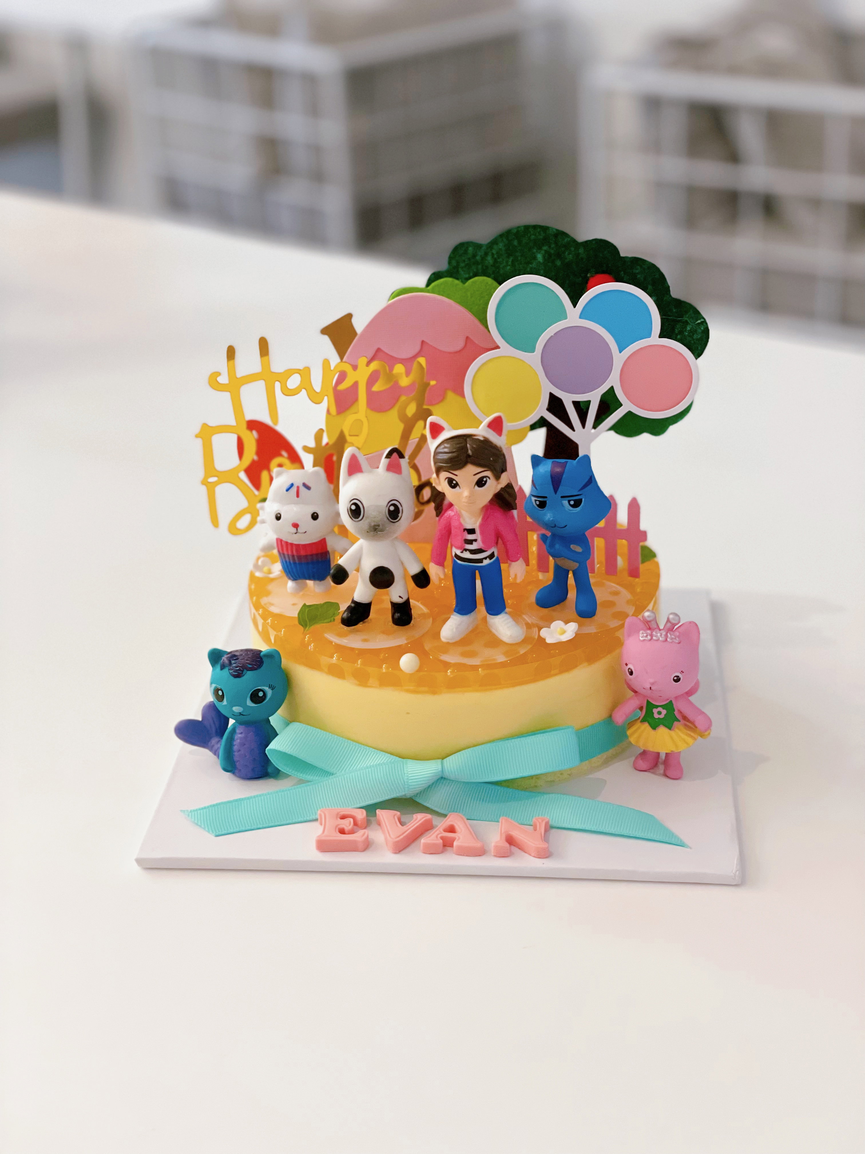 Custom Cake_4