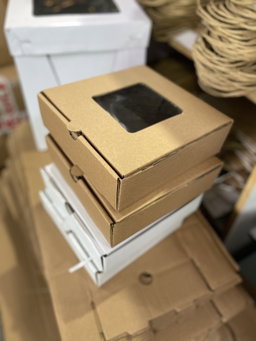 CATERING PLATTER BOXES - 8” x 8” x 2.5  / BROWN - WITH WINDOW
