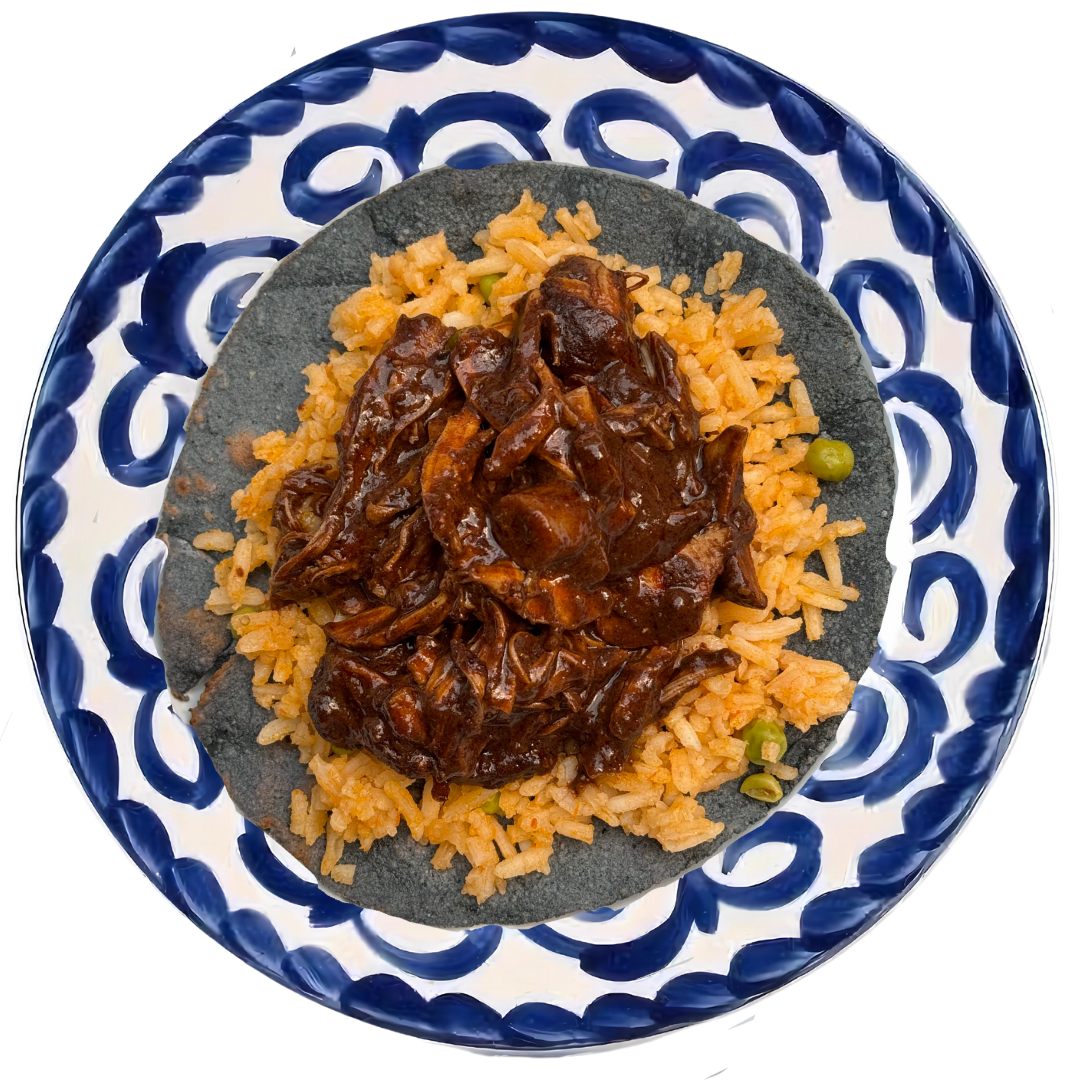 Taco de Mole rojo con arroz y tortilla de maíz azul_0