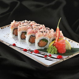 Spicy Salmon roll / 8 pcs 
