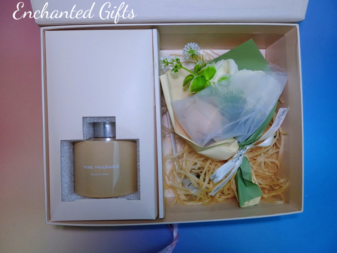 Flower Bouquet & Diffuser Gift Box 
