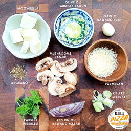 Pizza Bugsy - Jamur Dengan Saus Keju Alfredo 