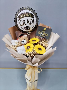 Graduation Bouquet Artificial Daisies