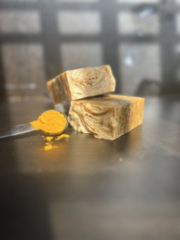 🍀Turmeric,neem, honey and kojic acid bar soap