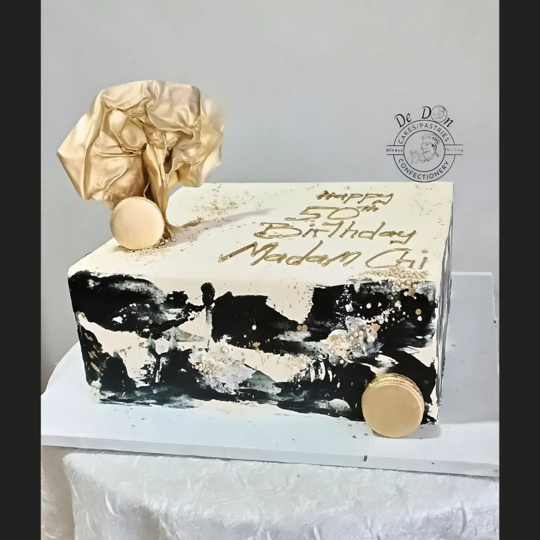 12inches 3 layers square cake textured design 