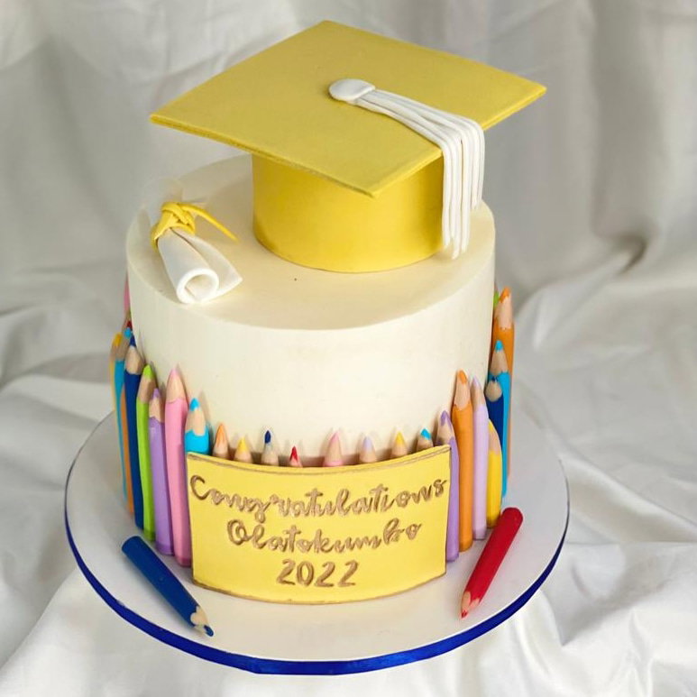 8inches 3 layers graduation cake 