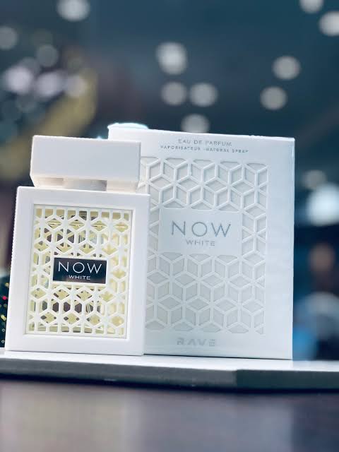 NOW WHITE 